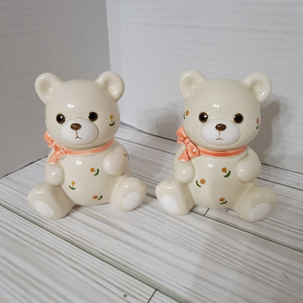 Otagiri Teddy Bears With Bow Painted Flowers Salt Pepper Shakers Japan